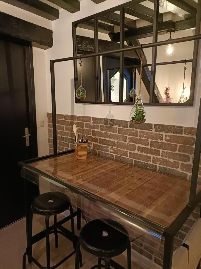Le Coeur Du Centre Historique Refait A Neuf Apartment Honfleur Luaran gambar